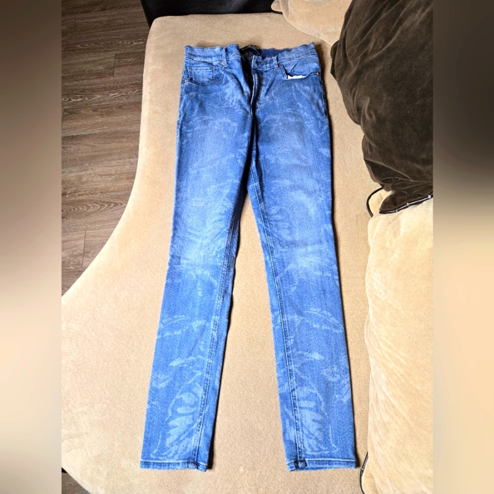 Women's Express leaf pattern jeans